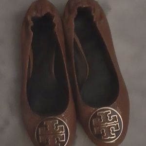Tory Burch sz 7.5M stingray pattern flats NWOT beautiful